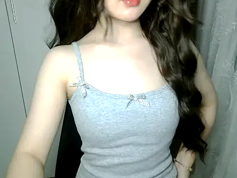 Snapshot of Annabelle-e chatting on 06-15-26, 07:46 Annabelle-e online show from 06-15-26, 07:46