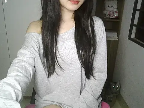 Snapshot of Annabelle-e chatting on 10-07-25, 05:36 Annabelle-e online show from 10-07-25, 05:36