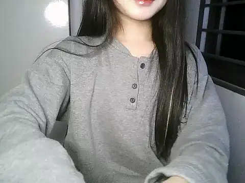 Snapshot of Annabelle-e chatting on 01-07-26, 06:35 Annabelle-e online show from 01-07-26, 06:35