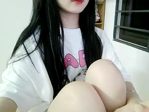 Snapshot of Annabelle-e chatting on 10-11-25, 06:42 Annabelle-e online show from 10-11-25, 06:42