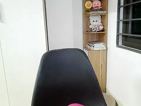 Snapshot of Annabelle-e chatting on 10-24-25, 03:55 Annabelle-e online show from 10-24-25, 03:55