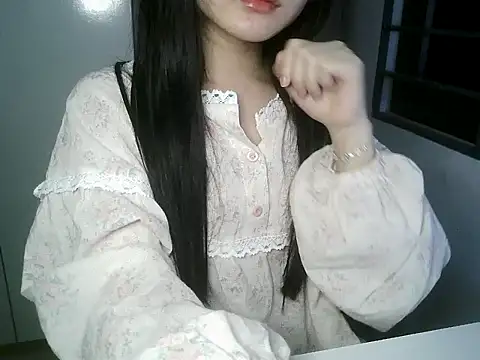 Snapshot of Annabelle-e chatting on 12-17-25, 04:23 Annabelle-e online show from 12-17-25, 04:23