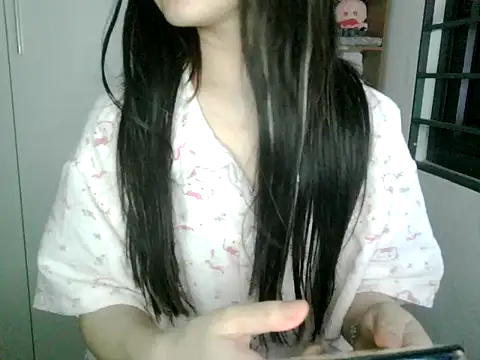 Snapshot of Annabelle-e chatting on 10-19-25, 07:16 Annabelle-e online show from 10-19-25, 07:16