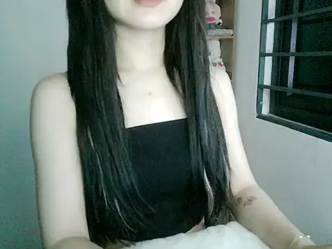 Snapshot of Annabelle-e chatting on 10-13-25, 05:58 Annabelle-e online show from 10-13-25, 05:58