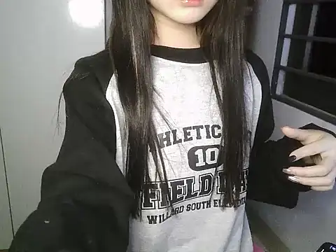 Snapshot of Annabelle-e chatting on 01-09-26, 04:36 Annabelle-e online show from 01-09-26, 04:36