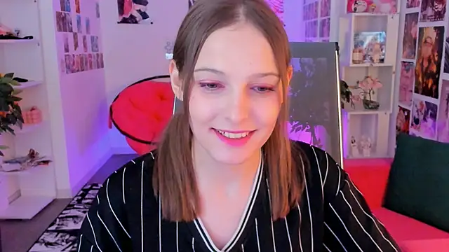 Snapshot of JenniferKiim chatting on 10-04-25, 11:12 JenniferKiim online show from 10-04-25, 11:12