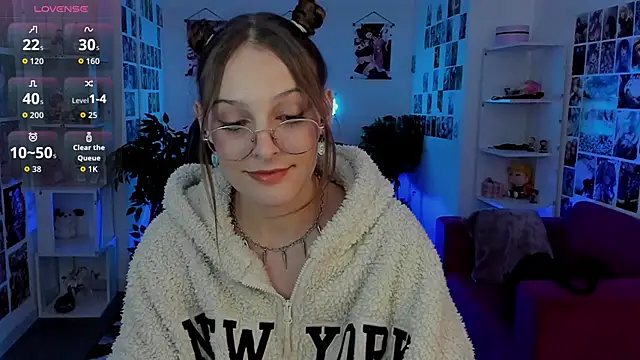 Snapshot of JenniferKiim chatting on 09-15-25, 11:21 JenniferKiim online show from 09-15-25, 11:21