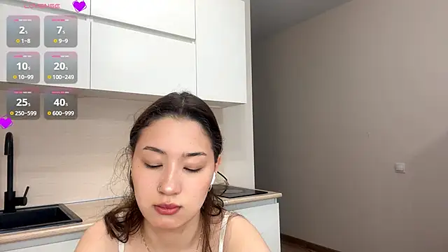 Snapshot of Sakuravice chatting on 05-17-26, 03:06 Sakuravice online show from 05-17-26, 03:06