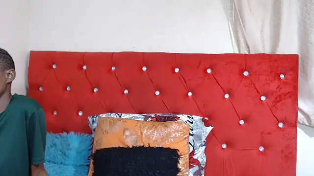 CuteDarkChoc online show from 12-01-25, 07:26