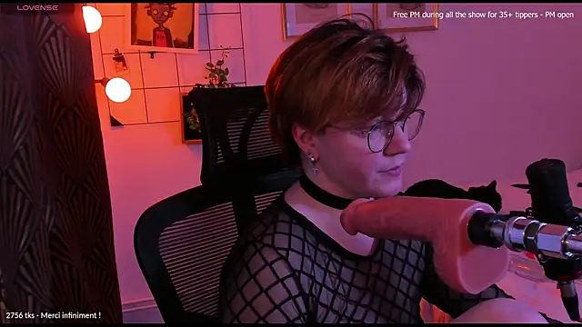 Snapshot of MossPrince chatting on 11-21-25, 05:01 MossPrince online show from 11-21-25, 05:01