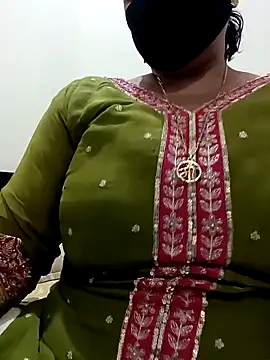 Rakhi sawant143 online show from 02-17-26, 02:03