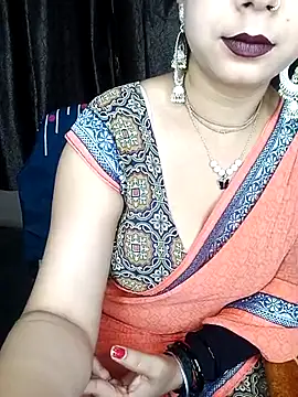 Snapshot of Oh_011 chatting on 04-29-26, 05:30 Oh 011 online show from 04-29-26, 05:30