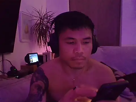 Snapshot of sessiontoyboy chatting on 01-15-26, 02:04 sessiontoyboy online show from 01-15-26, 02:04