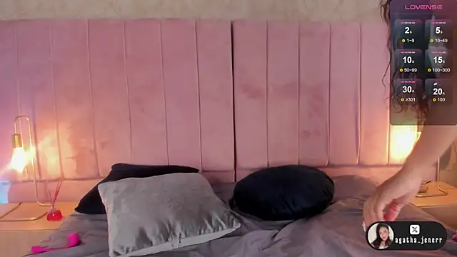 agatha jener online show from 09-10-25, 11:53