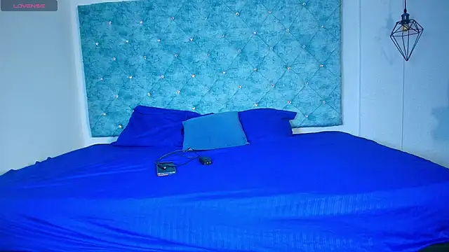 novaa snow online show from 09-13-25, 02:39