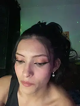 Snapshot of Mia_Clay1 chatting on 05-17-26, 04:01 Mia Clay1 online show from 05-17-26, 04:01