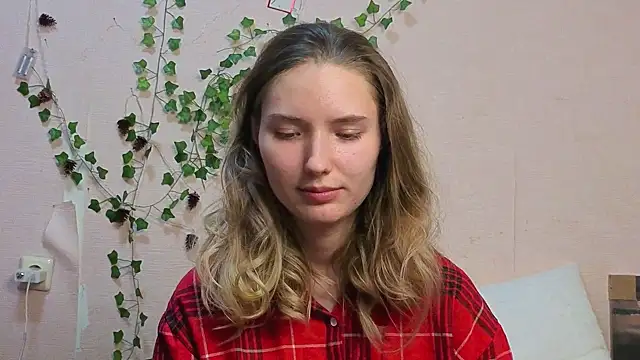  kikiclark   online show from 03-04-26, 09:00