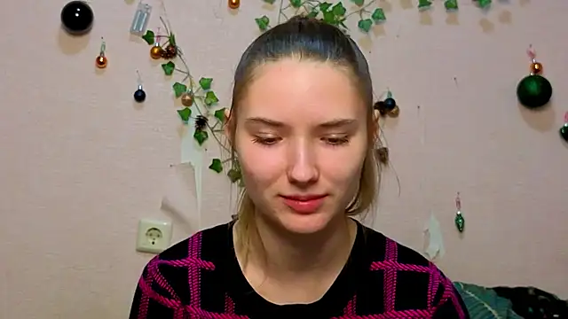  kikiclark   online show from 02-05-26, 08:59