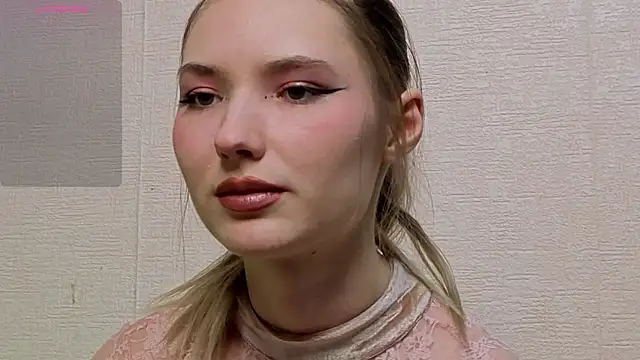  kikiclark   online show from 05-03-26, 07:39