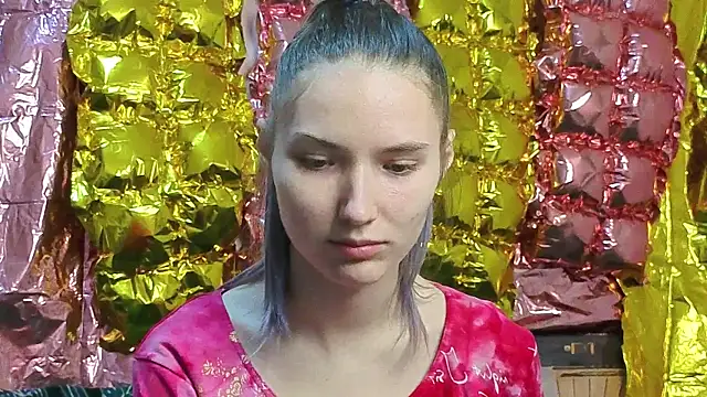  kikiclark   online show from 04-12-26, 08:12