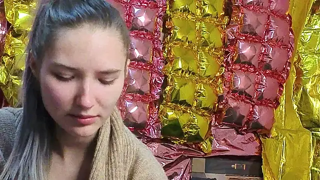  kikiclark   online show from 04-15-26, 08:31