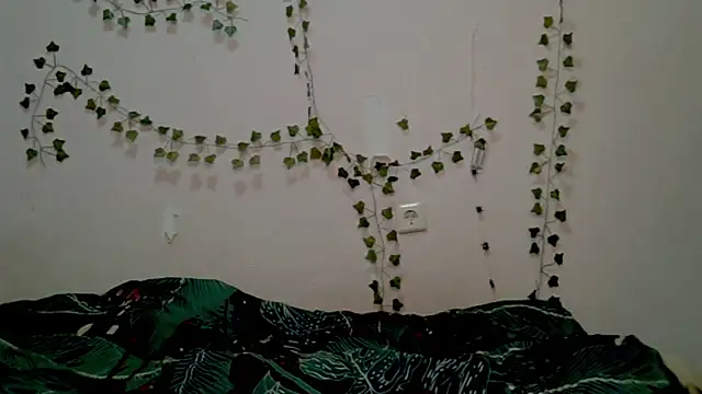  kikiclark   online show from 11-08-25, 08:12