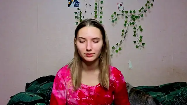  kikiclark   online show from 12-18-25, 08:56