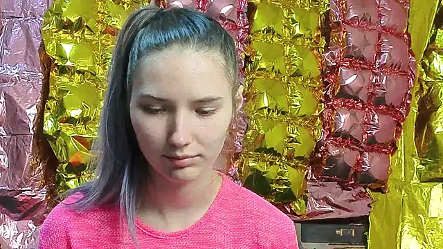  kikiclark   online show from 04-11-26, 08:12