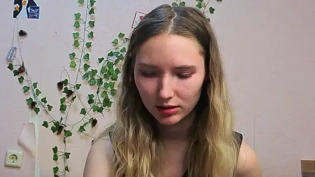  kikiclark   online show from 03-12-26, 07:40