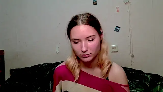 Snapshot of _kikiclark__ chatting on 10-16-25, 08:50 kikiclark online show from 10-16-25, 08:50