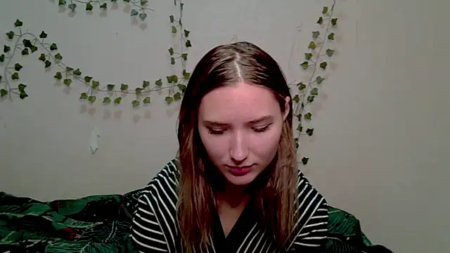  kikiclark   online show from 11-05-25, 06:22