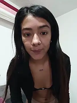 Lucianaa Guerra online show from 05-13-26, 03:52