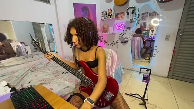 Jade Munich online show from 06-30-26, 02:55