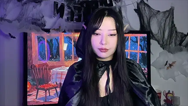 WonderMira online show from 10-28-25, 01:10