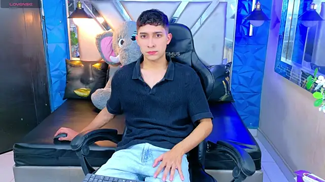 Snapshot of Kygo_Williams chatting on 09-26-25, 04:03 Kygo Williams online show from 09-26-25, 04:03