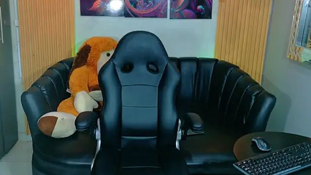 Snapshot of Kygo_Williams chatting on 09-22-25, 03:18 Kygo Williams online show from 09-22-25, 03:18