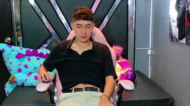 Snapshot of Kygo_Williams chatting on 09-10-25, 01:21 Kygo Williams online show from 09-10-25, 01:21