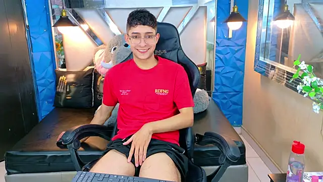 Snapshot of Kygo_Williams chatting on 09-19-25, 02:21 Kygo Williams online show from 09-19-25, 02:21