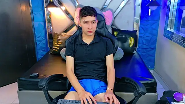 Snapshot of Kygo_Williams chatting on 10-06-25, 01:56 Kygo Williams online show from 10-06-25, 01:56