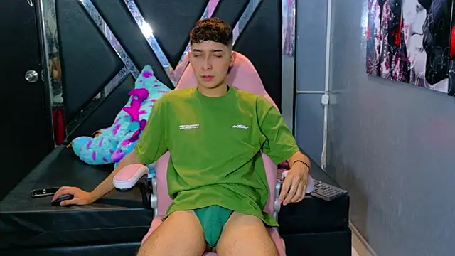 Snapshot of Kygo_Williams chatting on 09-13-25, 07:58 Kygo Williams online show from 09-13-25, 07:58