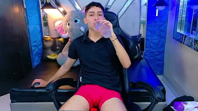 Snapshot of Kygo_Williams chatting on 09-30-25, 02:34 Kygo Williams online show from 09-30-25, 02:34