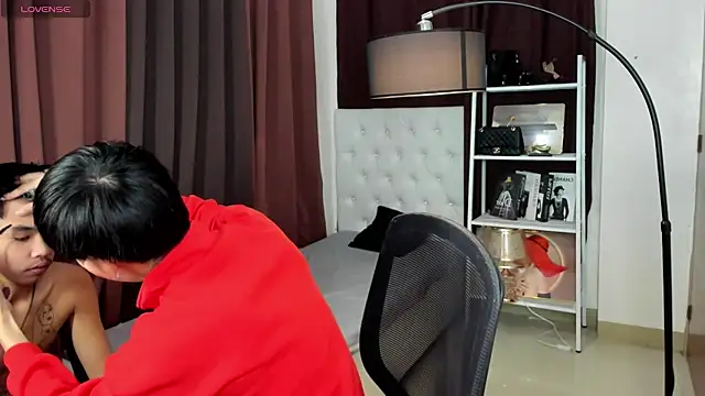 xxxhugecocktwinkxxx online show from 10-05-25, 05:03