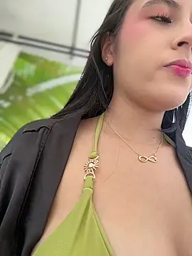 Snapshot of Juanita-Diaz chatting on 05-29-26, 08:37 Juanita-Diaz online show from 05-29-26, 08:37
