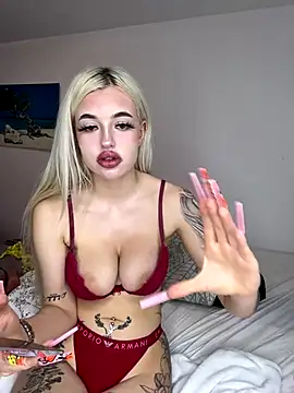 Snapshot of Steffi_Snowbunny chatting on 10-13-25, 03:24 Steffi Snowbunny online show from 10-13-25, 03:24