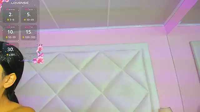 Miaa Smithh   online show from 02-17-26, 10:34