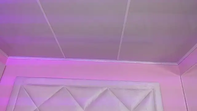 Miaa Smithh   online show from 10-25-25, 12:28