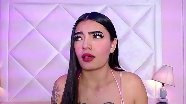 Miaa Smithh   online show from 10-09-25, 11:44