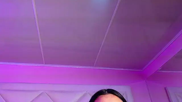 Miaa Smithh   online show from 11-20-25, 11:55