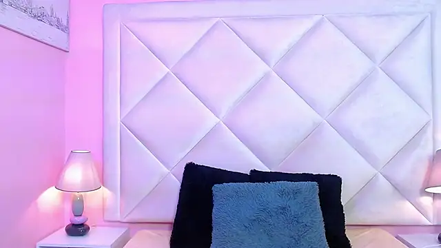 Miaa Smithh   online show from 11-07-25, 01:37