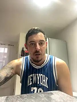 DaNNyeL016 online show from 09-17-25, 05:59